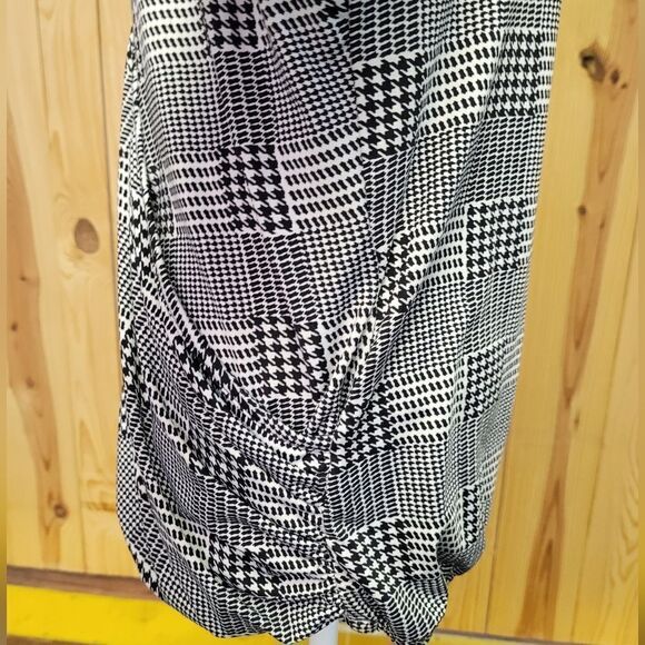 Robert Louis wrap blouse - Picture 4 of 16